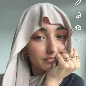 Zeyneb - Lehrkraft für Biologie - Wien