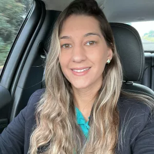 Larissa - Prof de saúde pública - São Paulo