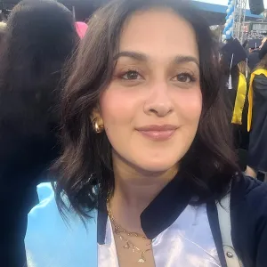 Özge - İngilizce öğretmeni - 
