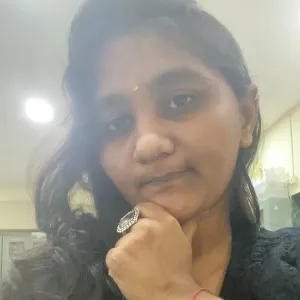 Aayushi - Yoga instructor - Mumbai