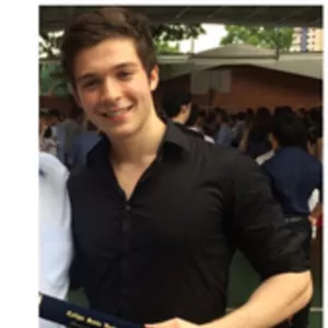 Lucas - Professor de Biologia - São Paulo