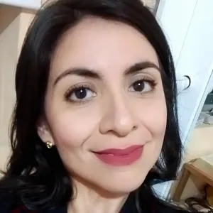 Cristina - profesor de arquitectura - Lima