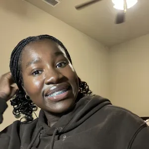 Esther - Mathematics tutor - Lucas