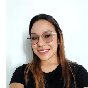 Laura - profesor de derecho civil - Salto