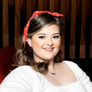 Isabella - Piano tutor - Houma
