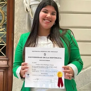 Verónica - profesor de derecho civil - San José de Mayo