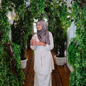 Mila - Guru bahasa inggris - Surabaya