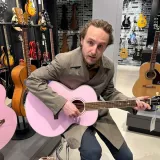 Angus - Guitar instructor - London