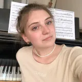Людмила - викладач гри на фортепіано - Івано-Франківськ