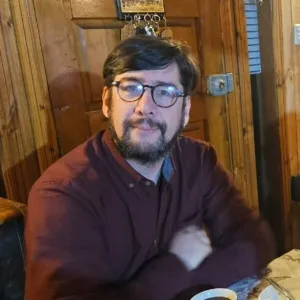 Julio Fernando - profesor de historia - Llaullao