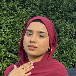 Zahra - English tutor - Woking