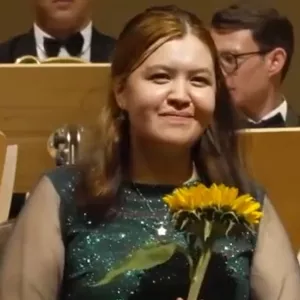Karina - Piano tutor - Garland