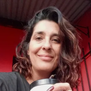 Mercedes - profesor de lengua de señas - Luis Guillon