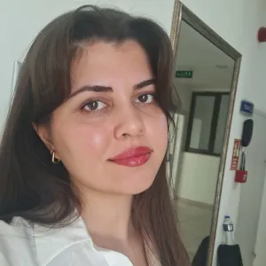 Hümeyra - İngilizce öğretmeni - Ankara