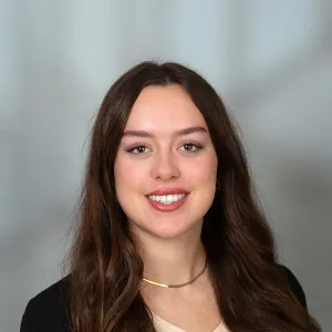 Laura - Lehrkraft für Deutsch - Würzburg