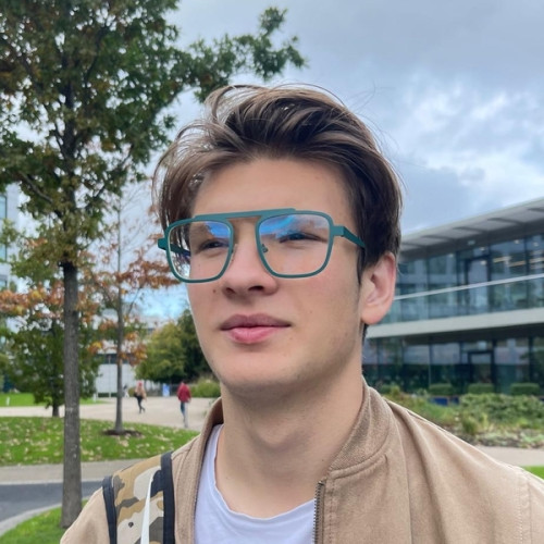 Hugo Mathematics tutor 15/h