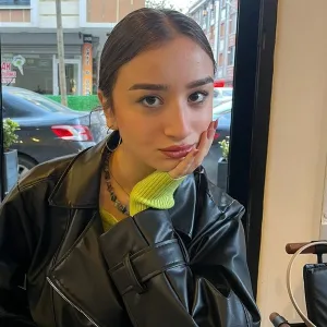 Zehra - Türkçe öğretmeni - 