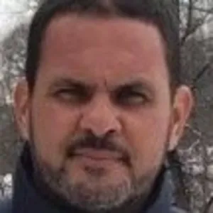 André - Prof de viola - Alphaville Empresarial