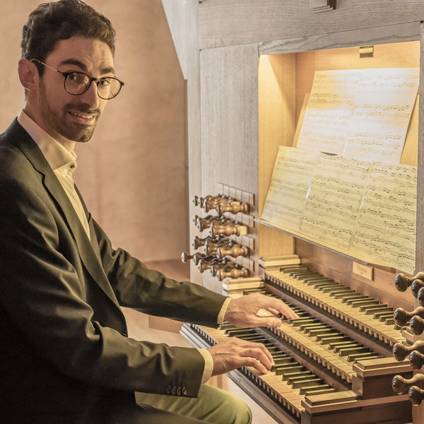 Diplômé du Conservatoire Royal de Bruxelles donne cours orgue / piano / solfège sur Bruxelles.