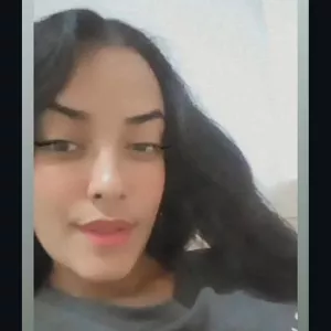 Lívia - Professor de português para estrangeiros - 