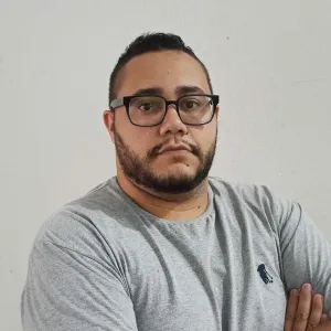 Daniel - Prof de iniciação à internet - Patrocínio