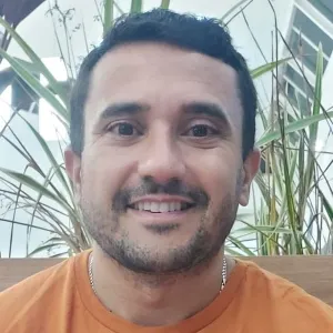 CLEUTON - Prof de geografia - Lorena