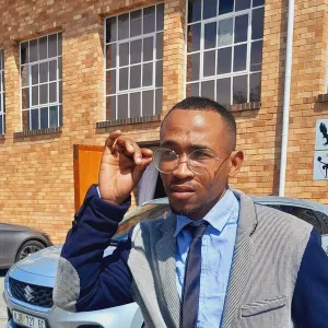 Wezile Wesley - English tutor - Port Elizabeth