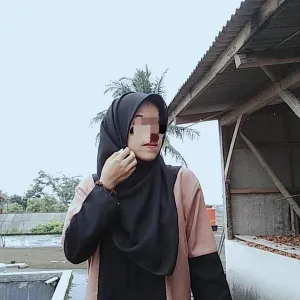 Lugina - Guru matematika - Bandung