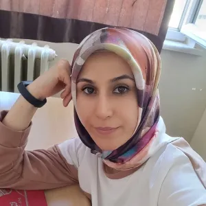 Emel - Fen bilimleri öğretmeni - 