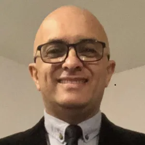Julian - profesor de piano - La Ceja