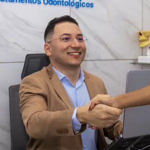 Renato - Prof de odontologia - 