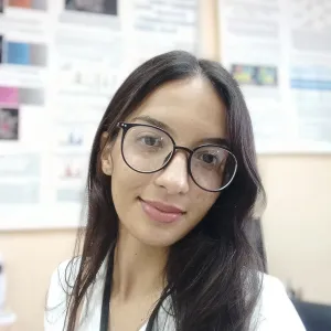 Roxana - Prof de chimie organique - Paris