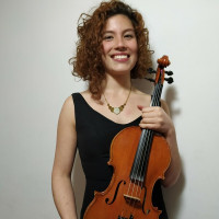 Violista con técnico en música para dictar clases de viola, violin y música en Bogotá.