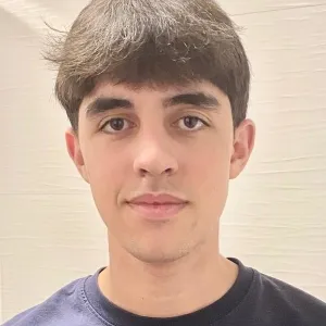 Antonio - Profesor de economía - Madrid