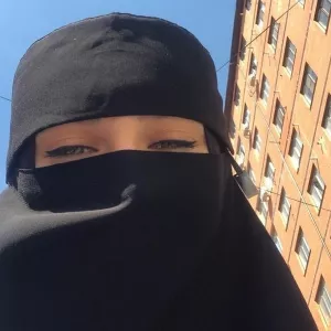 Shofia - Guru bahasa arab - Surabaya