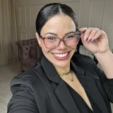 Patrícia - Prof de maquilhagem - Magé