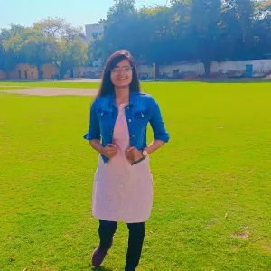 Priyanka - Databases tutor - New Delhi