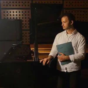 Emre - Piyano öğretmeni - 