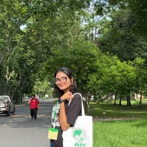 Ayushi - English tutor - Prayagraj