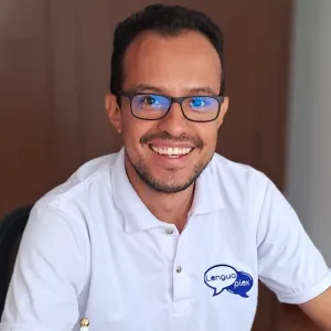 Jonathan - profesor de español - Chinchiná