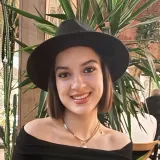 Selin - Türkçe öğretmeni - Tokat