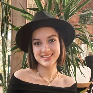 Selin - Türkçe öğretmeni - Tokat