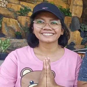 Agata - Guru matematika - Surakarta
