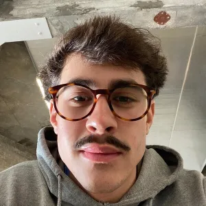 Luca - Prof de inglês - Lisboa