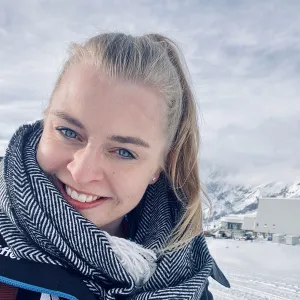 Nathalie - Lehrkraft für Mathematik - Lachen
