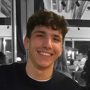 Lucas - Prof d'histoire - Saint-Ouen-sur-Seine