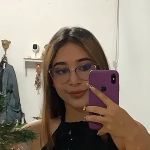 Nicole - Profesor de matemática - 
