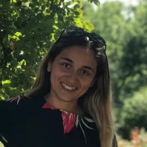 Flori - Profesor de limba română - Constanța