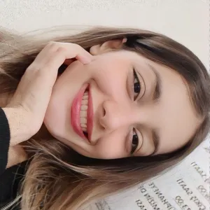 Merve - Tarih öğretmeni - 