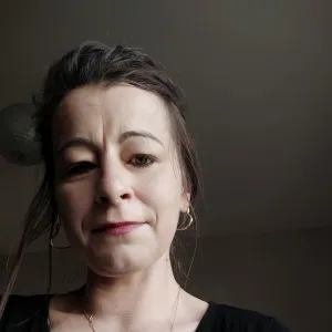 Mihaela - Prof de roumain - Caen